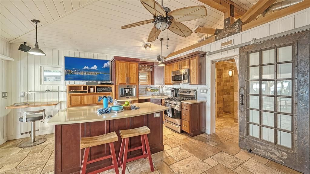 Experience luxury waterfront living at its finest with this stunning custom estate in 10216 46th Avenue W, Bradenton, Florida.