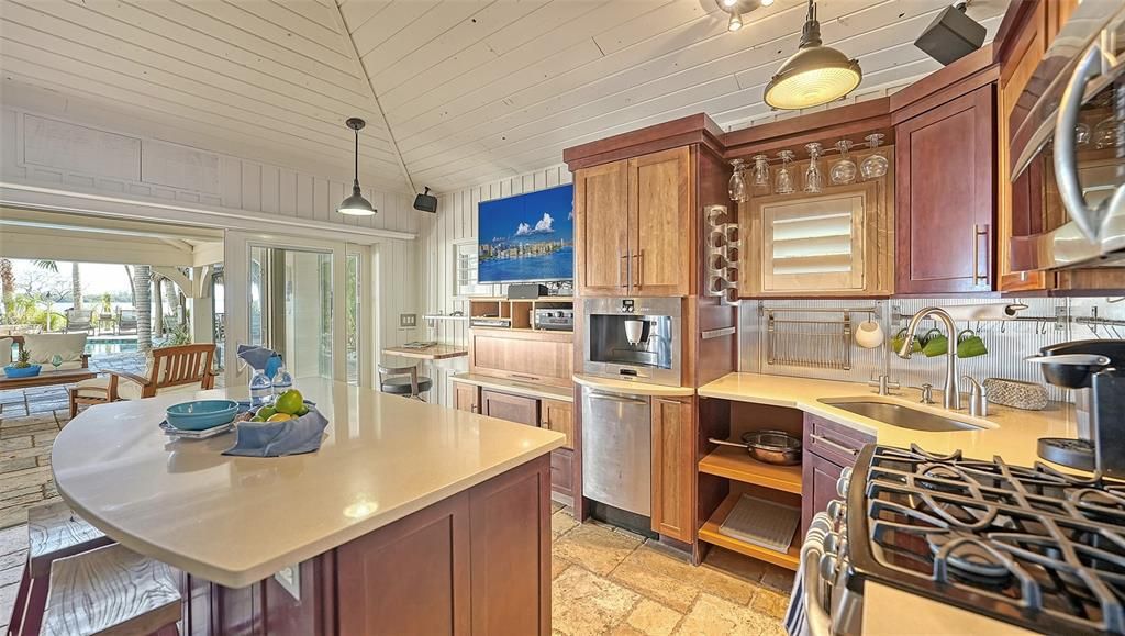 Experience luxury waterfront living at its finest with this stunning custom estate in 10216 46th Avenue W, Bradenton, Florida.