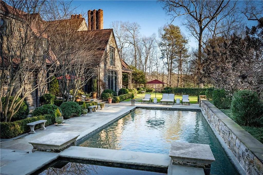 Woodland Hills Manor A Perfect Fusion of Historic Craftsmanship and Cutting Edge Automation in Atlanta GA Listed at 14 33