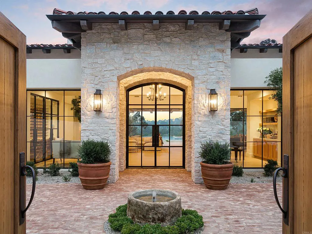 15250 Las Planideras Home in Rancho Santa Fe, California. Discover the extraordinary 15250 Las Planideras, a brand-new single-story custom home located on the desirable west side of Rancho Santa Fe. Built by the award-winning Herbst Construction and designed by Atelier A.Tesselaar, this exceptional property sits on nearly three acres of flat usable land.