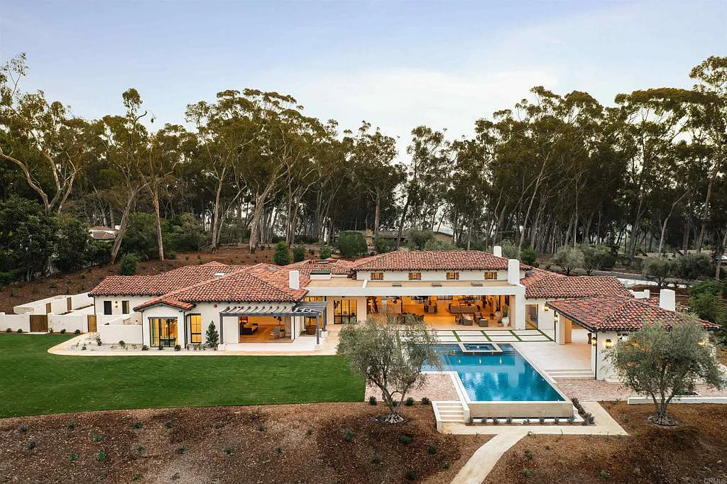15250 Las Planideras Home in Rancho Santa Fe, California. Discover the extraordinary 15250 Las Planideras, a brand-new single-story custom home located on the desirable west side of Rancho Santa Fe. Built by the award-winning Herbst Construction and designed by Atelier A.Tesselaar, this exceptional property sits on nearly three acres of flat usable land.