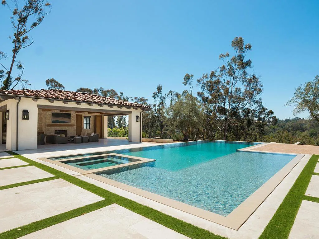 15250 Las Planideras Home in Rancho Santa Fe, California. Discover the extraordinary 15250 Las Planideras, a brand-new single-story custom home located on the desirable west side of Rancho Santa Fe. Built by the award-winning Herbst Construction and designed by Atelier A.Tesselaar, this exceptional property sits on nearly three acres of flat usable land.