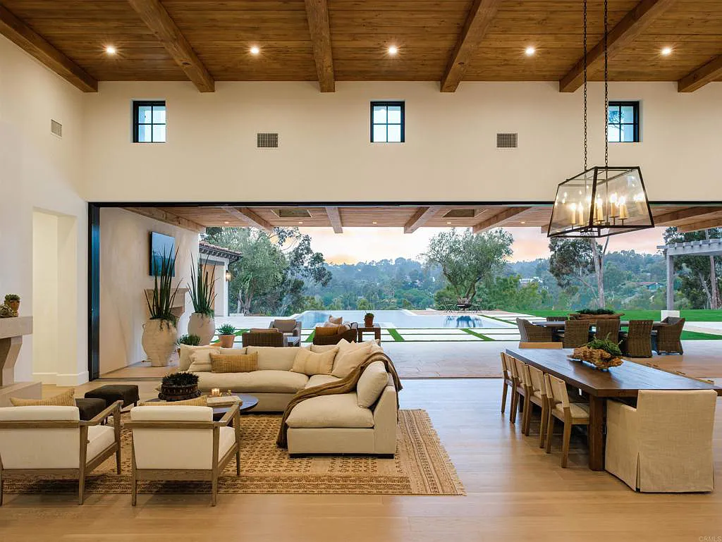 15250 Las Planideras Home in Rancho Santa Fe, California. Discover the extraordinary 15250 Las Planideras, a brand-new single-story custom home located on the desirable west side of Rancho Santa Fe. Built by the award-winning Herbst Construction and designed by Atelier A.Tesselaar, this exceptional property sits on nearly three acres of flat usable land.