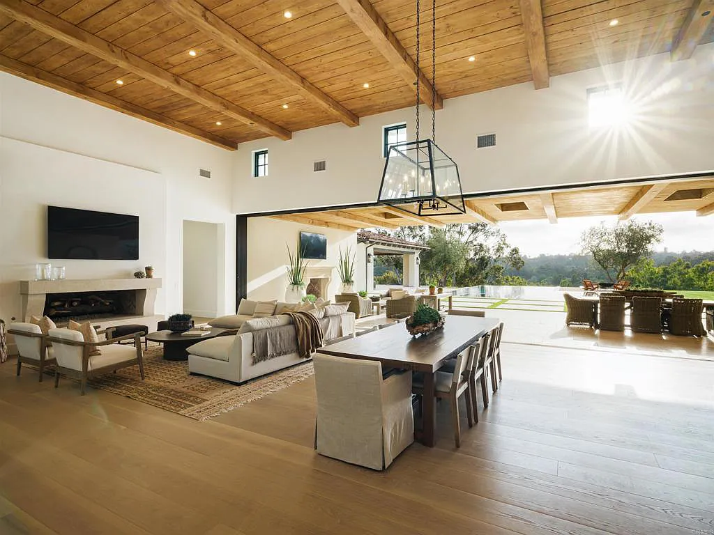 15250 Las Planideras Home in Rancho Santa Fe, California. Discover the extraordinary 15250 Las Planideras, a brand-new single-story custom home located on the desirable west side of Rancho Santa Fe. Built by the award-winning Herbst Construction and designed by Atelier A.Tesselaar, this exceptional property sits on nearly three acres of flat usable land.