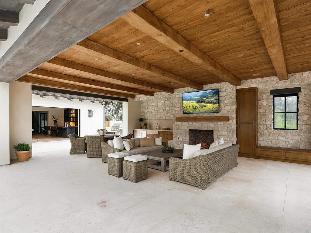 15250 Las Planideras Home in Rancho Santa Fe, California. Discover the extraordinary 15250 Las Planideras, a brand-new single-story custom home located on the desirable west side of Rancho Santa Fe. Built by the award-winning Herbst Construction and designed by Atelier A.Tesselaar, this exceptional property sits on nearly three acres of flat usable land.