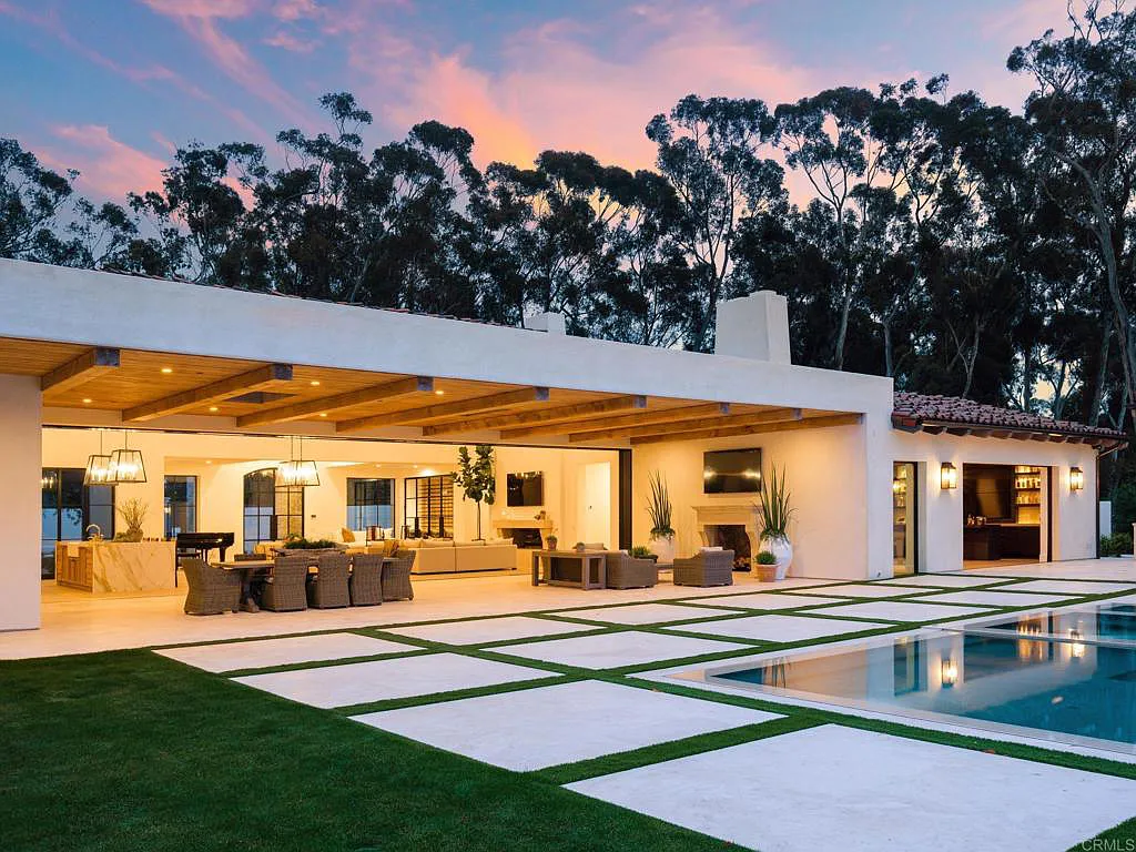 15250 Las Planideras Home in Rancho Santa Fe, California. Discover the extraordinary 15250 Las Planideras, a brand-new single-story custom home located on the desirable west side of Rancho Santa Fe. Built by the award-winning Herbst Construction and designed by Atelier A.Tesselaar, this exceptional property sits on nearly three acres of flat usable land.
