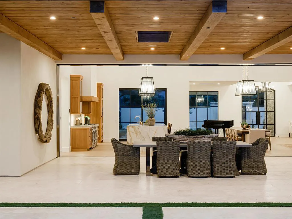 15250 Las Planideras Home in Rancho Santa Fe, California. Discover the extraordinary 15250 Las Planideras, a brand-new single-story custom home located on the desirable west side of Rancho Santa Fe. Built by the award-winning Herbst Construction and designed by Atelier A.Tesselaar, this exceptional property sits on nearly three acres of flat usable land.