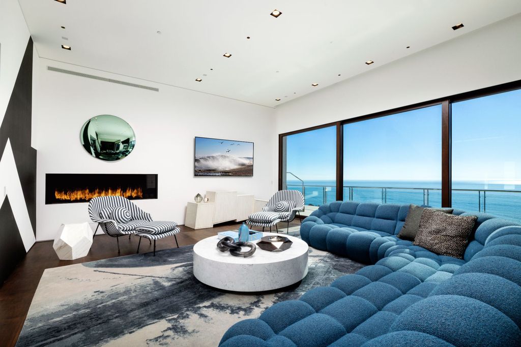 31401 Mar Vista Avenue Home in Laguna Beach, California. Located just minutes away from the prestigious Montage Laguna Beach resort, this unparalleled estate is situated in Southern California, offering stunning views of the Pacific Ocean and access to secluded beaches. Spread across 12 acres of native California landscape, this thoughtfully constructed property showcases exquisite design, abundant natural light, and a seamless integration with the surrounding environment.