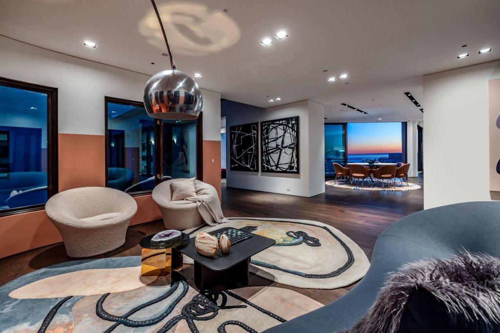 31401 Mar Vista Avenue Home in Laguna Beach, California. Located just minutes away from the prestigious Montage Laguna Beach resort, this unparalleled estate is situated in Southern California, offering stunning views of the Pacific Ocean and access to secluded beaches. Spread across 12 acres of native California landscape, this thoughtfully constructed property showcases exquisite design, abundant natural light, and a seamless integration with the surrounding environment.