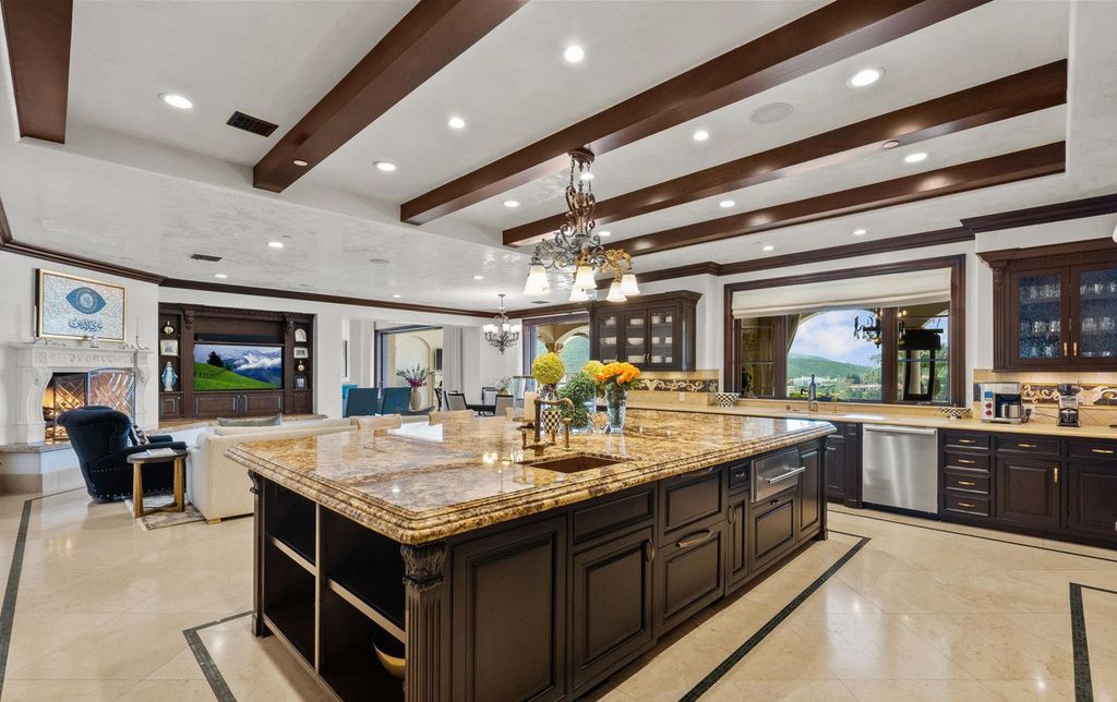 4787 Windhaven Drive Home in Thousand Oaks, California. Windhaven Vineyard Estate is a luxurious Mediterranean palace located in the guard-gated community of Country Club Estates. The estate sits on nearly 5 acres with stunning views of mountains, vineyards, and a golf course. 
