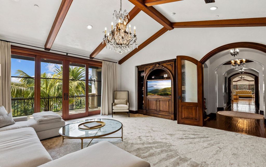 4787 Windhaven Drive Home in Thousand Oaks, California. Windhaven Vineyard Estate is a luxurious Mediterranean palace located in the guard-gated community of Country Club Estates. The estate sits on nearly 5 acres with stunning views of mountains, vineyards, and a golf course. 