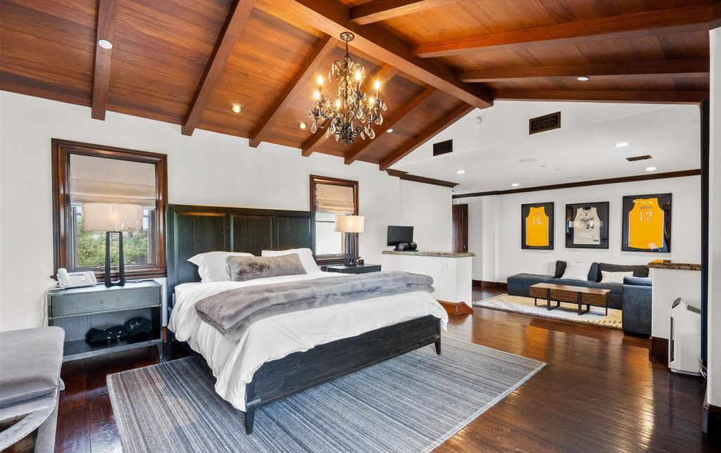 4787 Windhaven Drive Home in Thousand Oaks, California. Windhaven Vineyard Estate is a luxurious Mediterranean palace located in the guard-gated community of Country Club Estates. The estate sits on nearly 5 acres with stunning views of mountains, vineyards, and a golf course. 