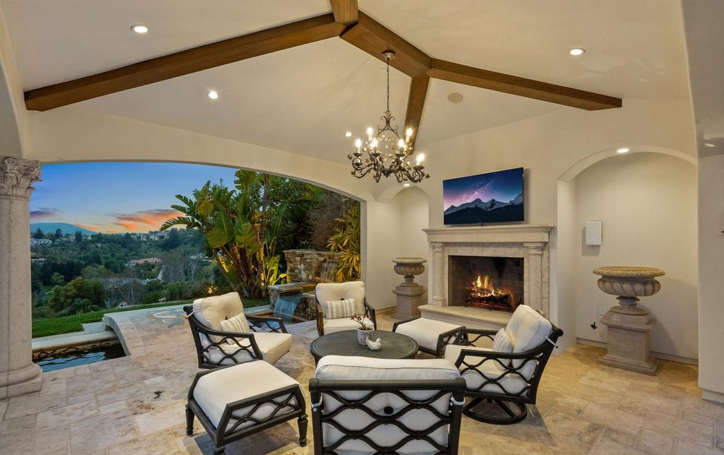 4787 Windhaven Drive Home in Thousand Oaks, California. Windhaven Vineyard Estate is a luxurious Mediterranean palace located in the guard-gated community of Country Club Estates. The estate sits on nearly 5 acres with stunning views of mountains, vineyards, and a golf course. 