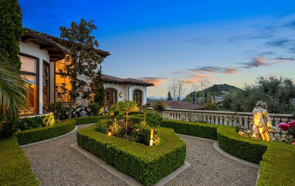 4787 Windhaven Drive Home in Thousand Oaks, California. Windhaven Vineyard Estate is a luxurious Mediterranean palace located in the guard-gated community of Country Club Estates. The estate sits on nearly 5 acres with stunning views of mountains, vineyards, and a golf course. 