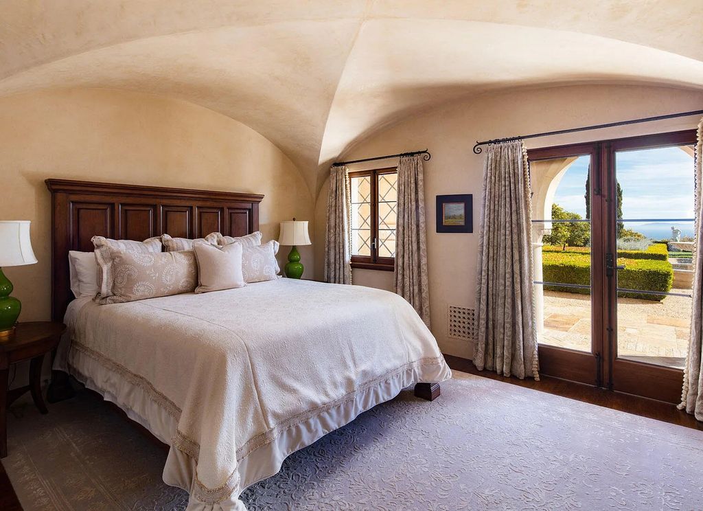 550 Freehaven Drive Home in Santa Barbara, California. This stunning estate, built in 2007, features 5 bedrooms, 7 bathrooms, and 8,117 square feet of luxurious living space on a sprawling 21.56-acre lot. Enjoy breathtaking views of the ocean, mountains, and Montecito's iconic natural beauty from every corner of the property.