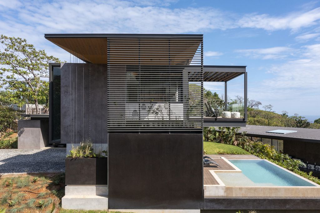 Black Pearl House, Contemporary Tropical Oasis by QBO3 Arquitectos 2 Black Pearl House, Contemporary Tropical Oasis by QBO3 Arquitectos
