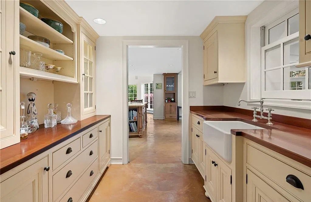 Blend of Georgian Architecture and Modern Flair in West Hartford Home for Sale, Priced at $2 Million