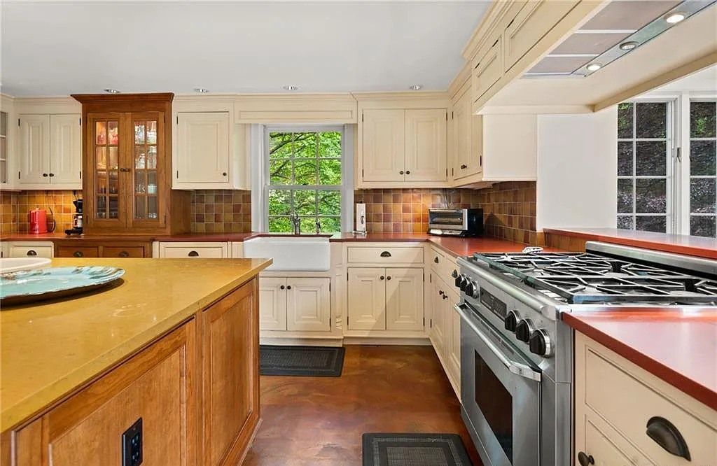 Blend of Georgian Architecture and Modern Flair in West Hartford Home for Sale, Priced at $2 Million