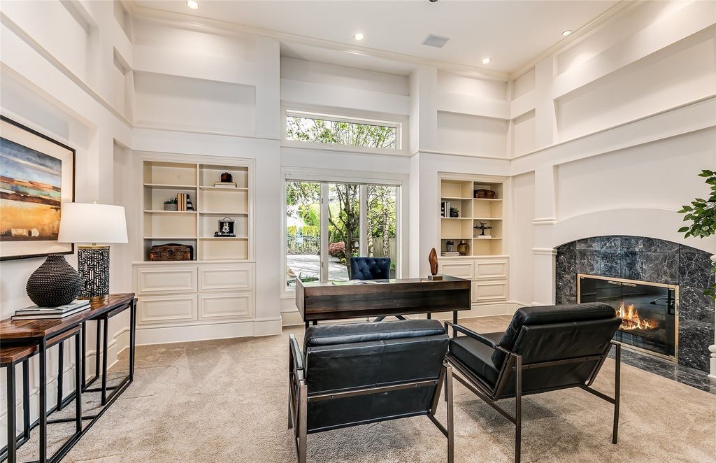 Breathtaking Waterfront Estate on East Lake Sammamish: A Contemporary Icon with 104' of Shoreline, Listed at $7.498M