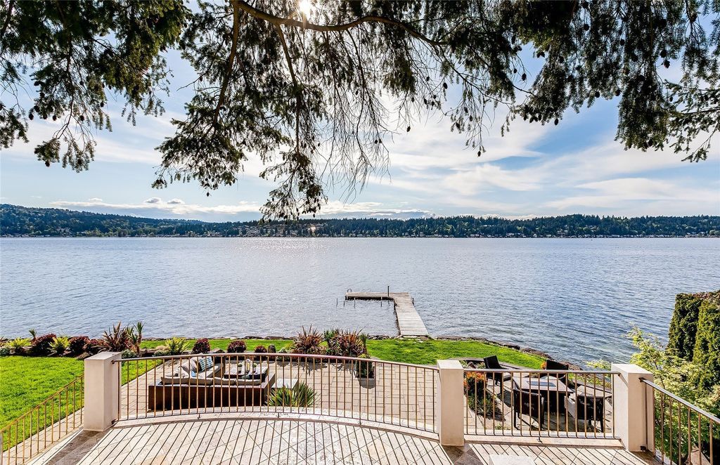 Breathtaking Waterfront Estate on East Lake Sammamish: A Contemporary Icon with 104' of Shoreline, Listed at $7.498M
