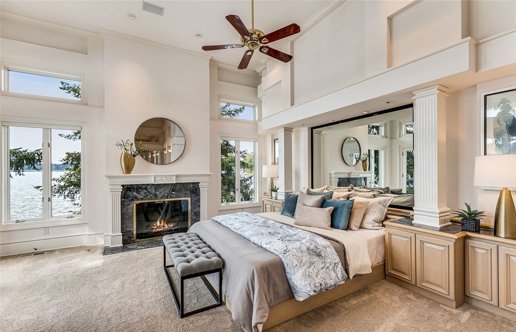 Breathtaking Waterfront Estate on East Lake Sammamish: A Contemporary Icon with 104' of Shoreline, Listed at $7.498M
