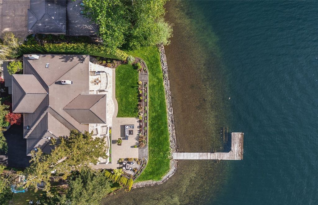 Breathtaking Waterfront Estate on East Lake Sammamish: A Contemporary Icon with 104' of Shoreline, Listed at $7.498M