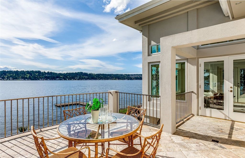 Breathtaking Waterfront Estate on East Lake Sammamish: A Contemporary Icon with 104' of Shoreline, Listed at $7.498M