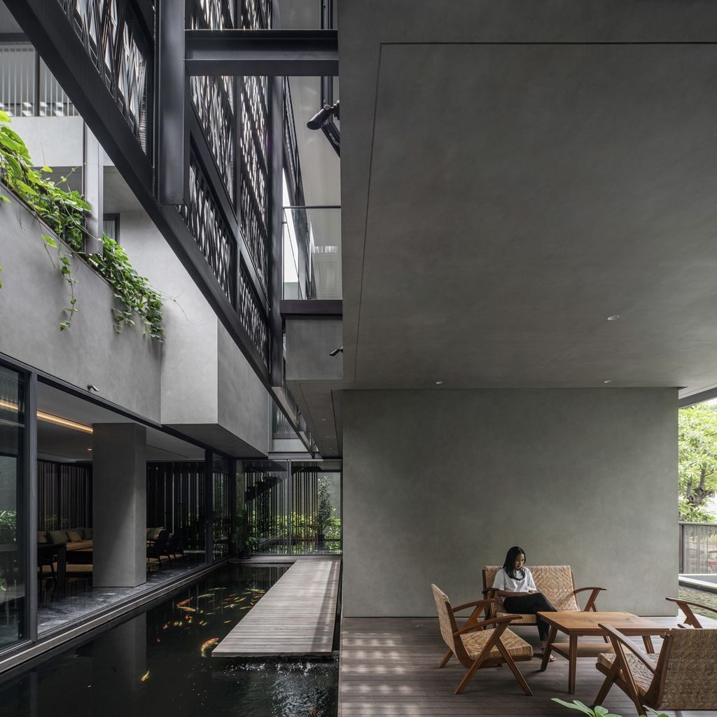 DS House Creates Seamless in-outdoor Integration by Wahana Architects