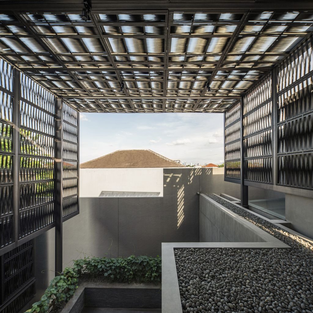 DS House Creates Seamless in-outdoor Integration by Wahana Architects