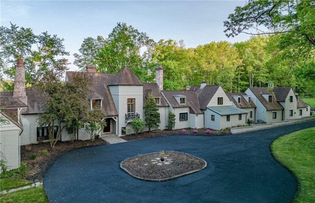 Exceptional Estate in Gates Mills, OH: Harmonizing Timeless Charm,  Masterful Artistry, and Contemporary Opulence, Priced at $2.75 Million