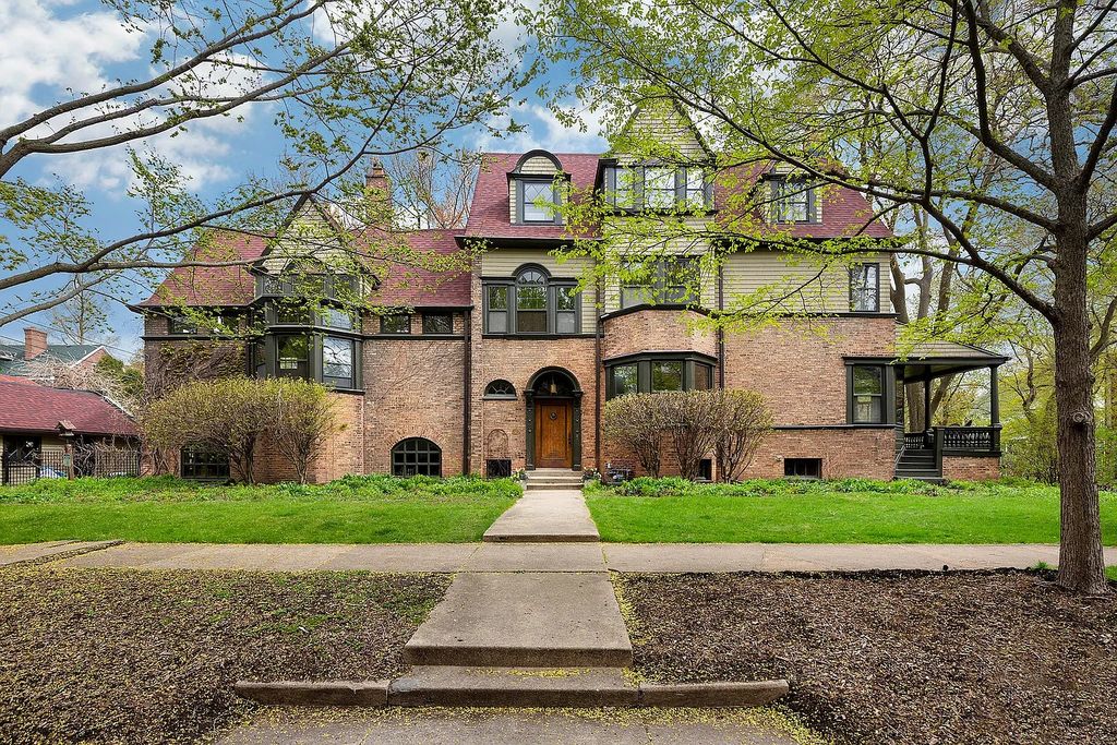 Exquisite Evanston Property for Sale: Combining Timeless Queen Anne Style with Contemporary Arts and Crafts Design for $2.15M