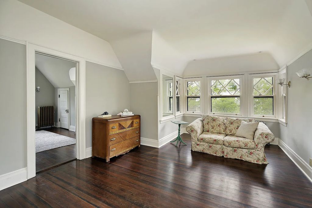 Exquisite Evanston Property for Sale: Combining Timeless Queen Anne Style with Contemporary Arts and Crafts Design for $2.15M