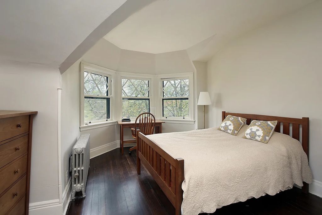 Exquisite Evanston Property for Sale: Combining Timeless Queen Anne Style with Contemporary Arts and Crafts Design for $2.15M