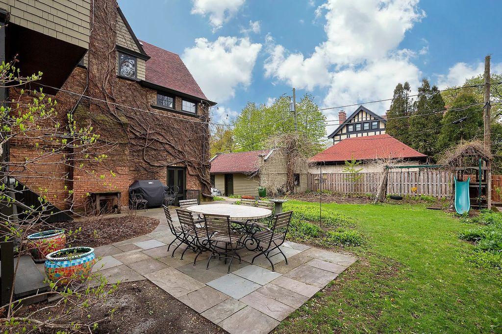 Exquisite Evanston Property for Sale: Combining Timeless Queen Anne Style with Contemporary Arts and Crafts Design for $2.15M