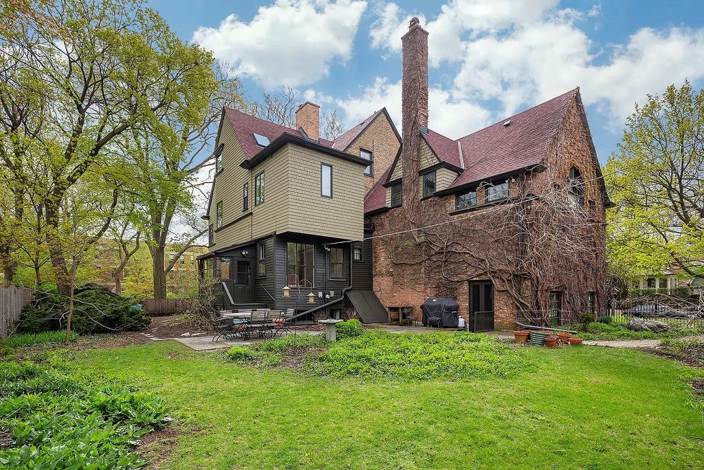 Exquisite Evanston Property for Sale: Combining Timeless Queen Anne Style with Contemporary Arts and Crafts Design for $2.15M