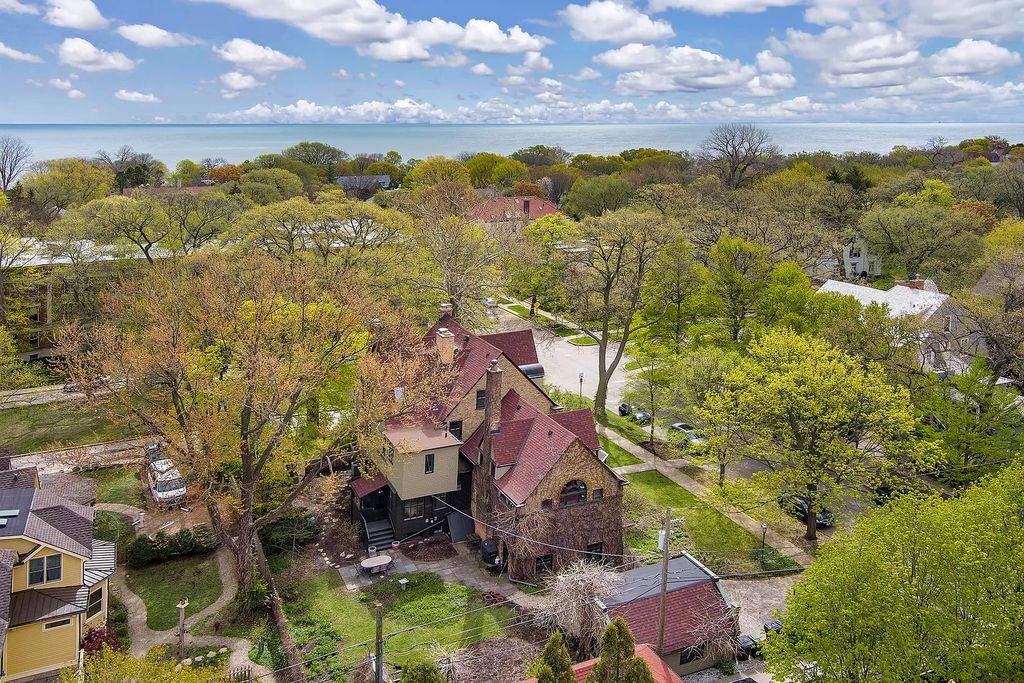 Exquisite Evanston Property for Sale: Combining Timeless Queen Anne Style with Contemporary Arts and Crafts Design for $2.15M