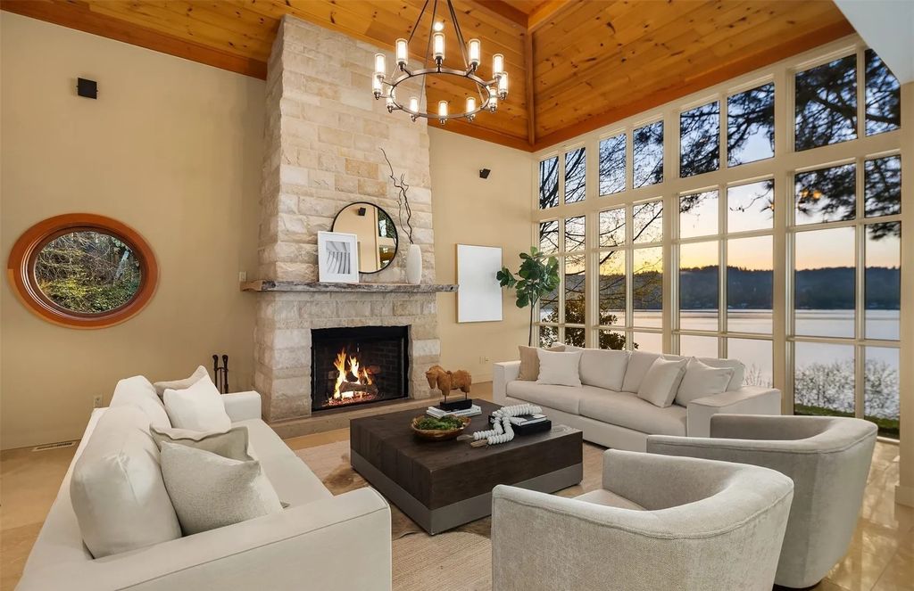 Extraordinary Design and Lake Washington Views: Seattle, WA Home Listed at $3.499M