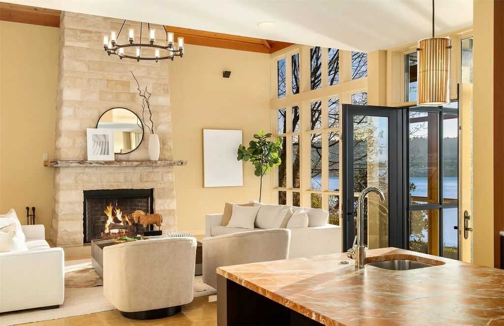 Extraordinary Design and Lake Washington Views: Seattle, WA Home Listed at $3.499M