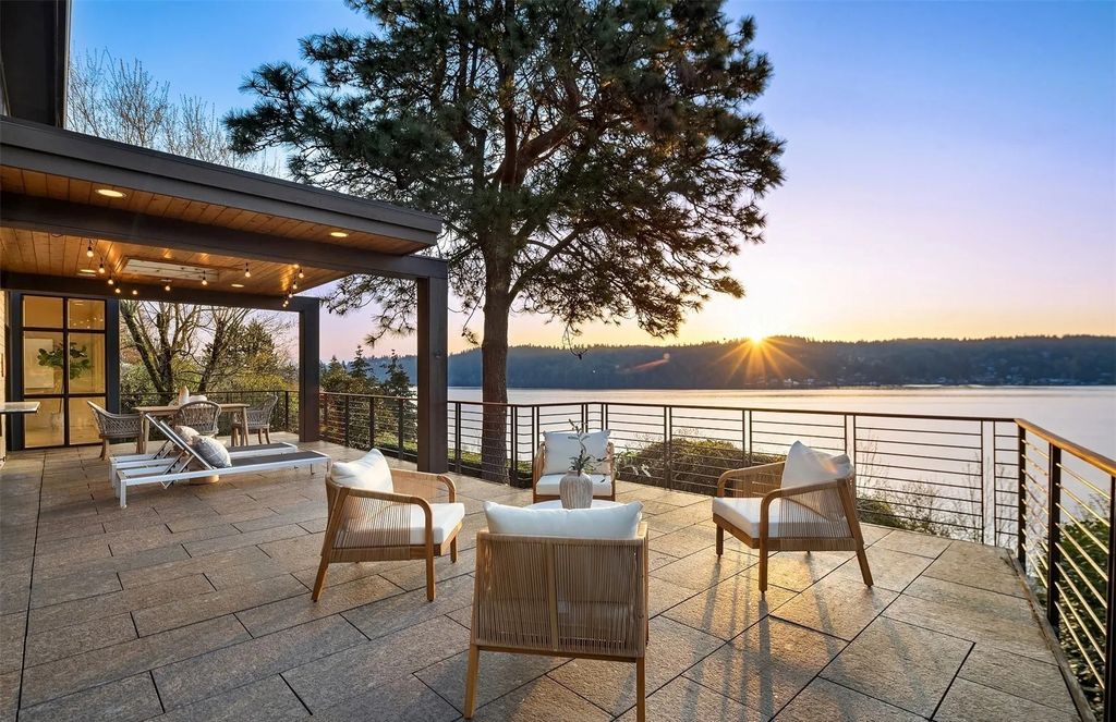 Extraordinary Design and Lake Washington Views: Seattle, WA Home Listed at $3.499M