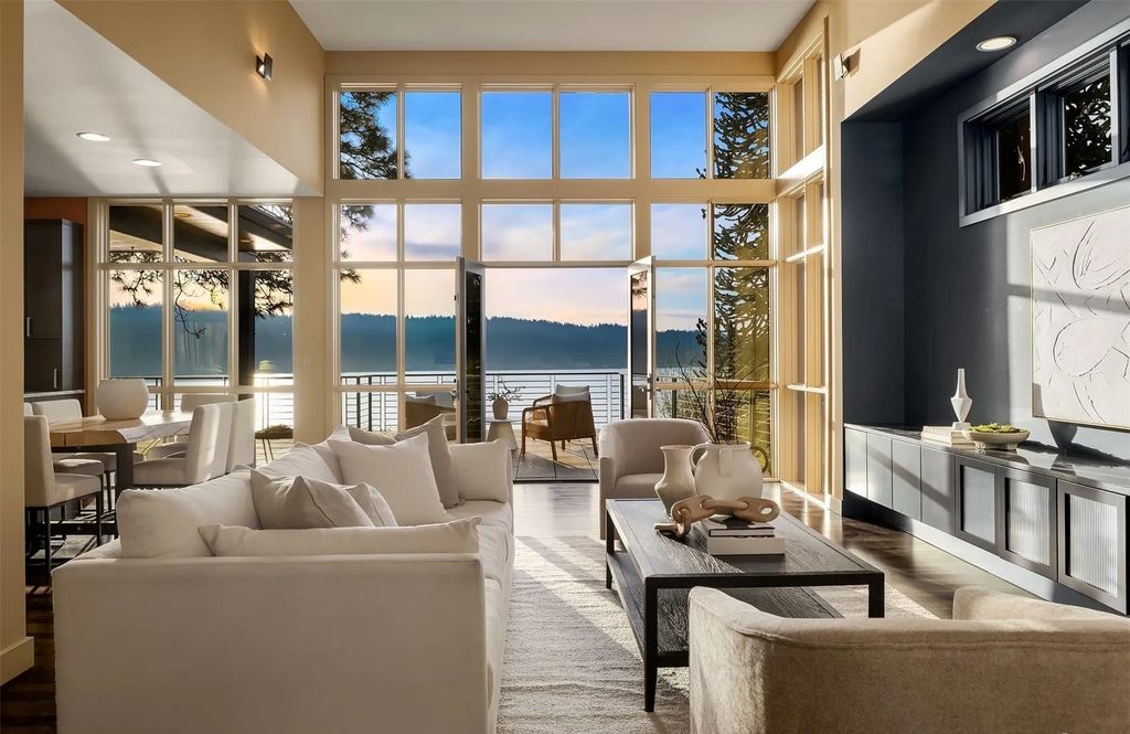 Extraordinary Design and Lake Washington Views: Seattle, WA Home Listed at $3.499M