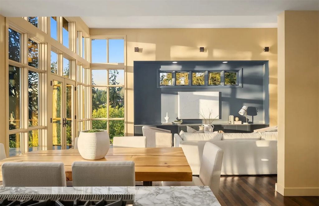 Extraordinary Design and Lake Washington Views: Seattle, WA Home Listed at $3.499M