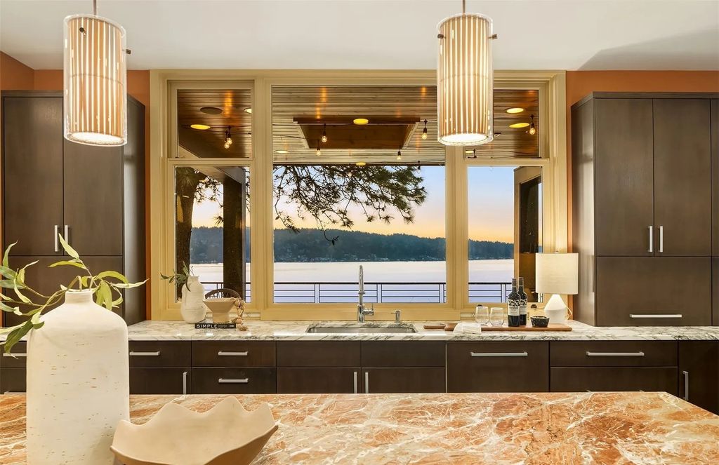 Extraordinary Design and Lake Washington Views: Seattle, WA Home Listed at $3.499M