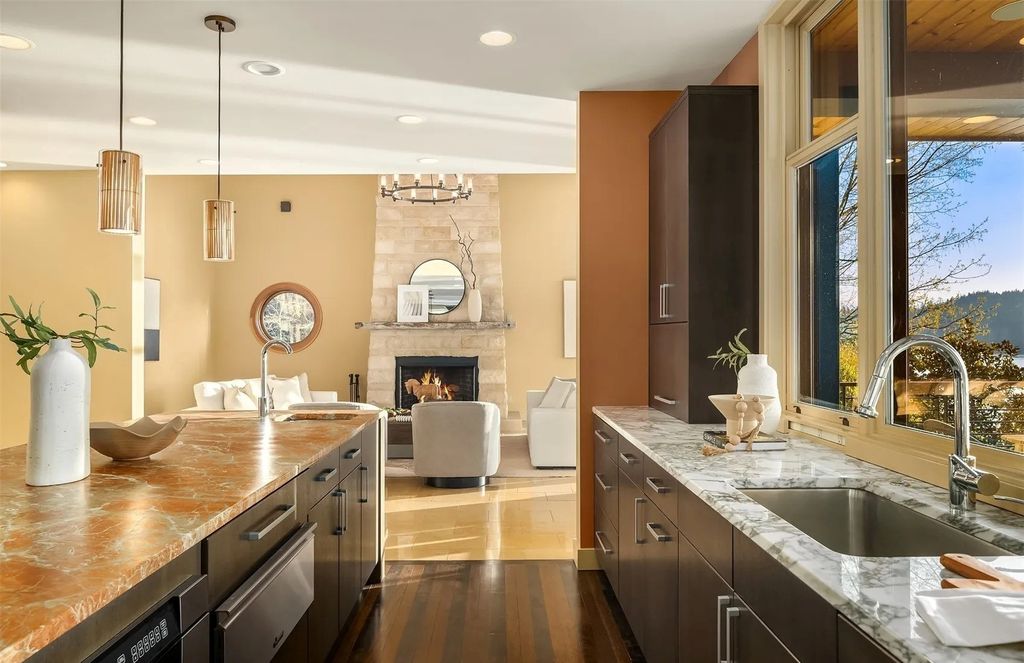 Extraordinary Design and Lake Washington Views: Seattle, WA Home Listed at $3.499M