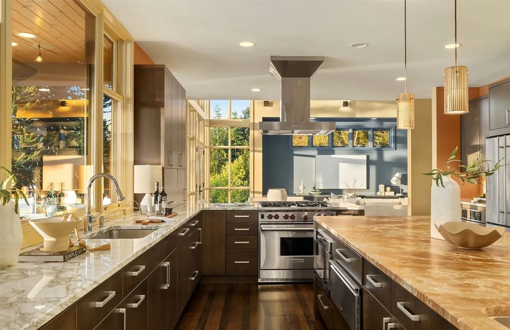 Extraordinary Design and Lake Washington Views: Seattle, WA Home Listed at $3.499M