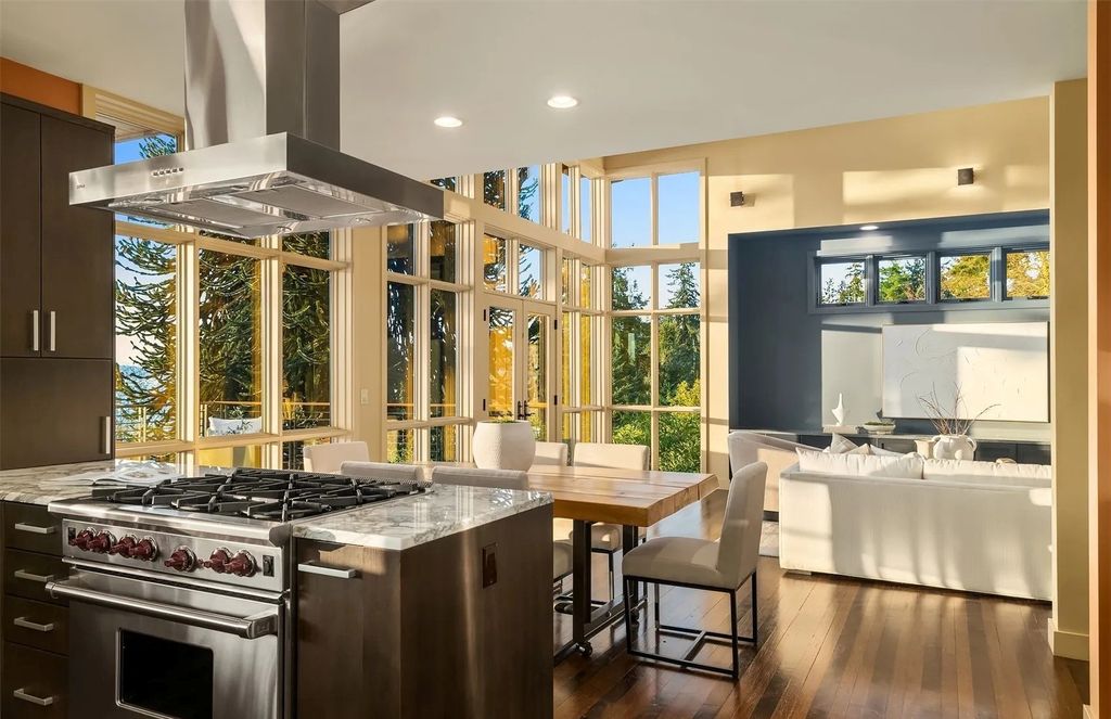 Extraordinary Design and Lake Washington Views: Seattle, WA Home Listed at $3.499M