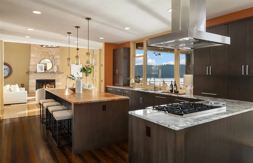Extraordinary Design and Lake Washington Views: Seattle, WA Home Listed at $3.499M