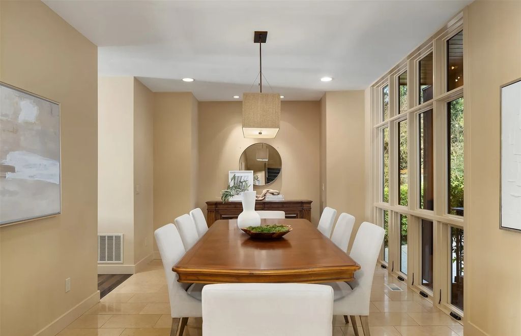 Extraordinary Design and Lake Washington Views: Seattle, WA Home Listed at $3.499M