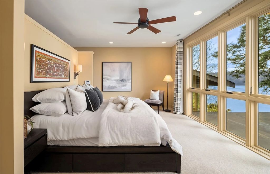 Extraordinary Design and Lake Washington Views: Seattle, WA Home Listed at $3.499M