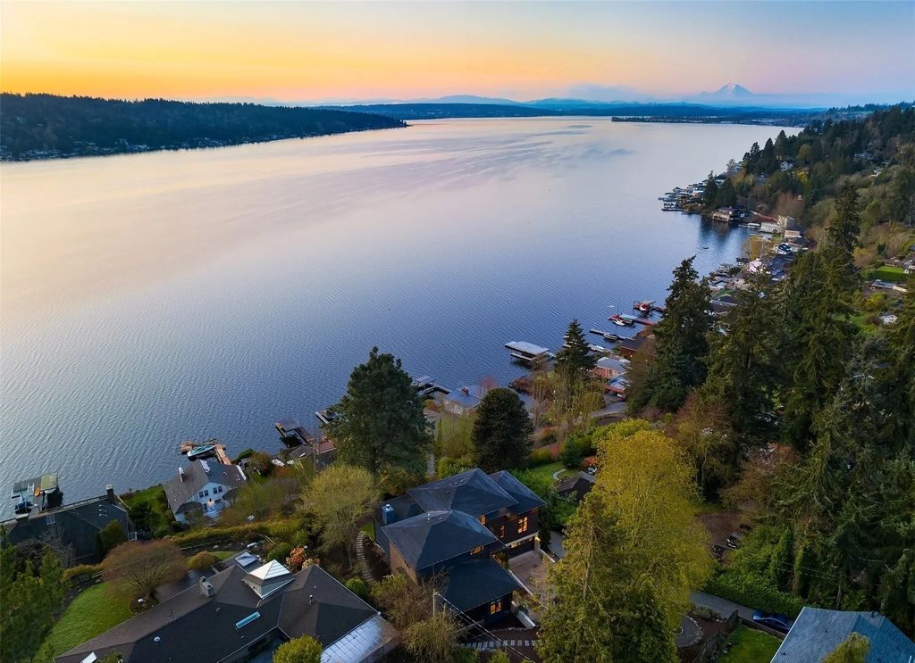Extraordinary Design and Lake Washington Views: Seattle, WA Home Listed at $3.499M