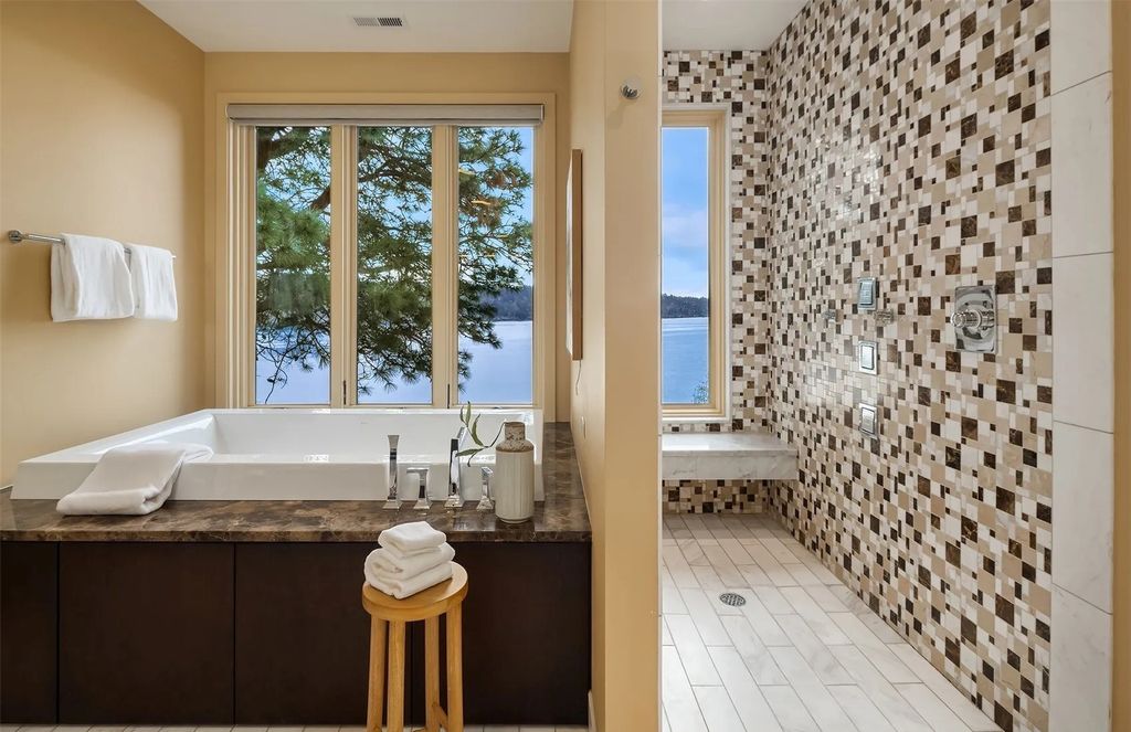 Extraordinary Design and Lake Washington Views: Seattle, WA Home Listed at $3.499M